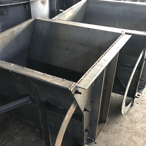 高速隔離墩鋼模具制作廠(chǎng)家